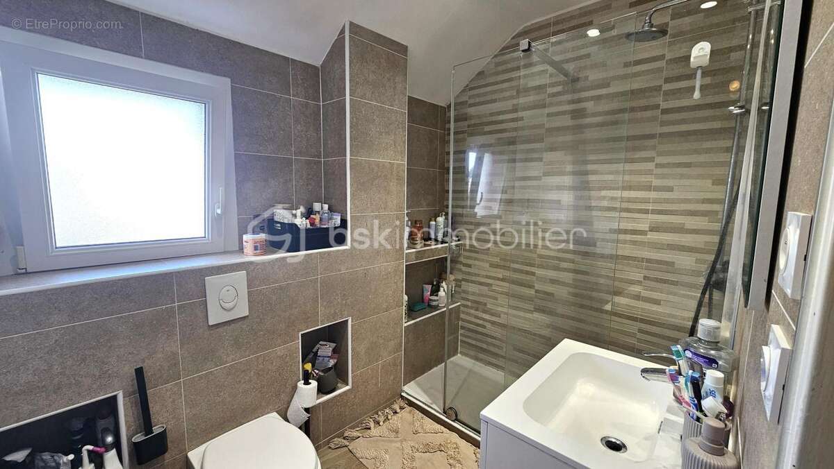 Maison à SAINT-JEAN-DE-BRAYE