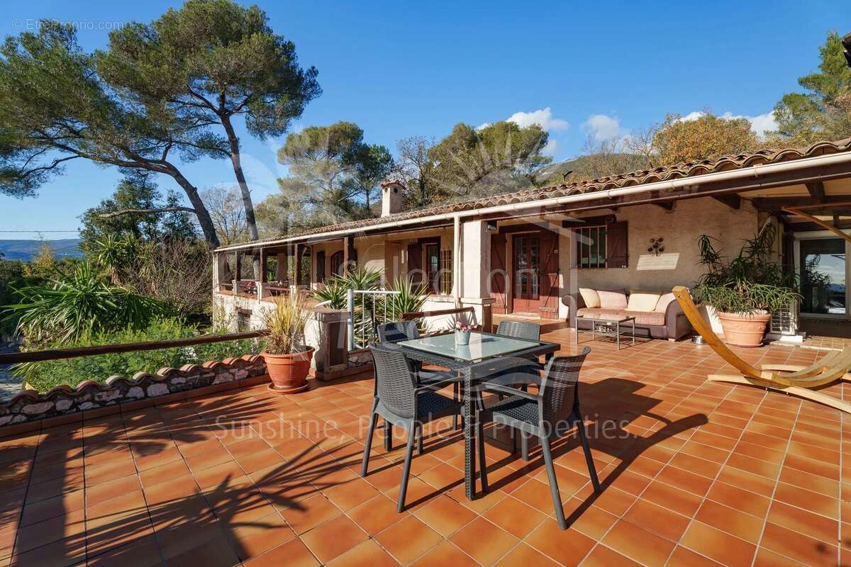 Maison à TOURRETTES-SUR-LOUP