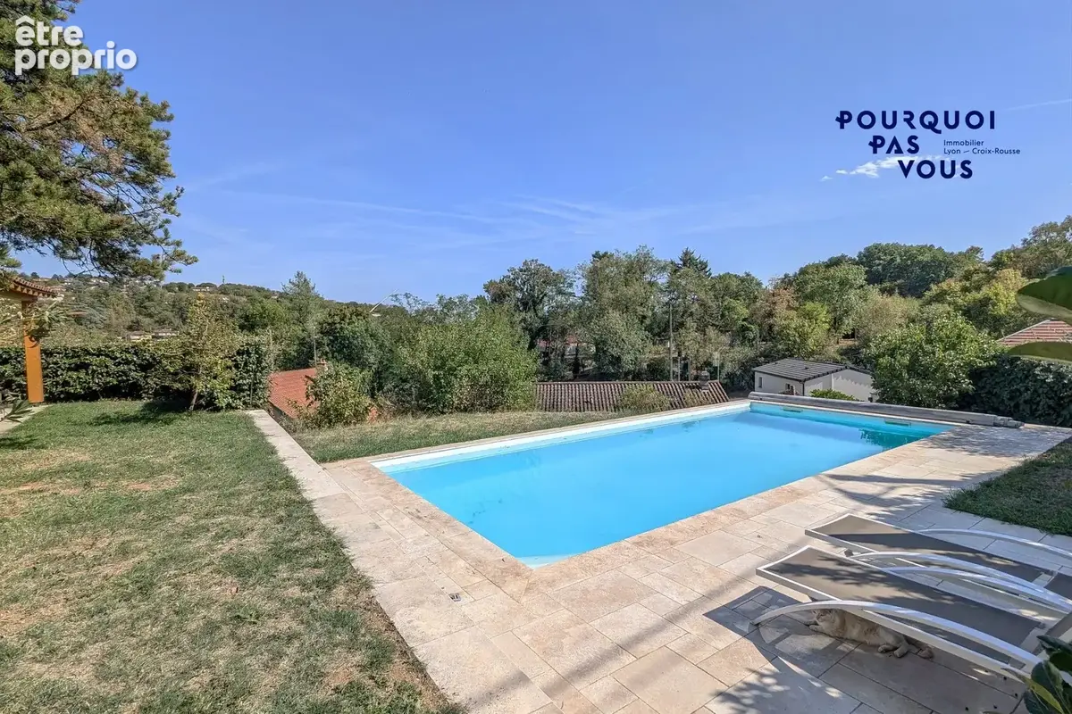 Maison 9 pièces 230 m² à vendre à Sainte-Foy-Les-Lyon (69110) - photo 2