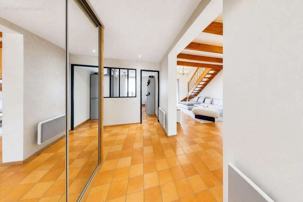 Maison de 6 pièces - 4 chambres de 155 m² à Chéroy - photo 18