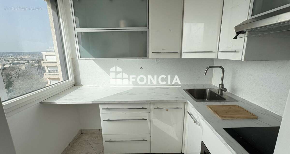 Appartement à FRESNES