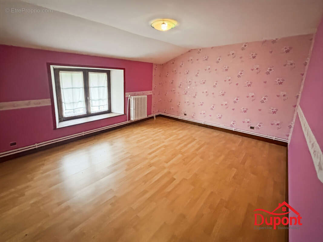 Maison à VAUX-VILLAINE