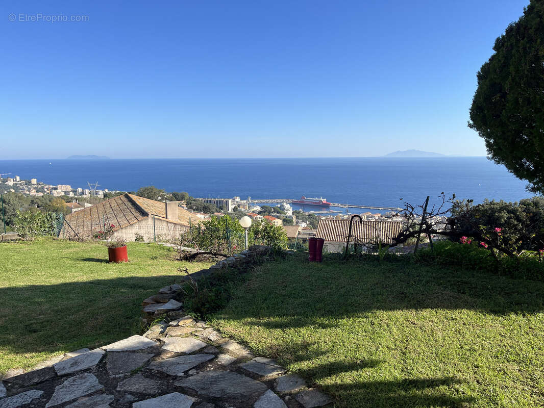 Maison à SAN-MARTINO-DI-LOTA