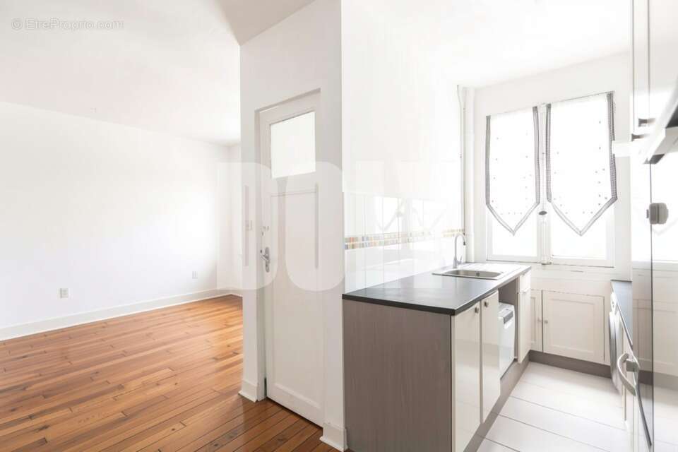 Appartement à PARIS-20E