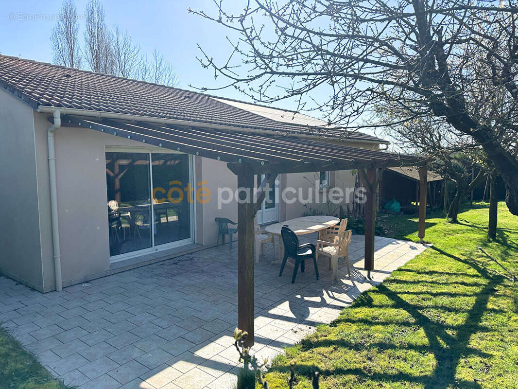 Maison familiale lumineuse avec 4 chambres, sous-sol aménagé et grand garage à Treize-Vents - photo 8