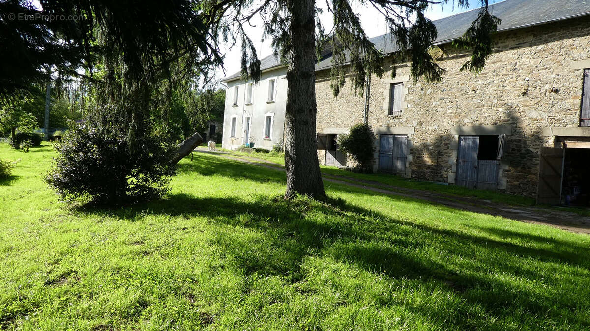 Maison à LA CROISILLE-SUR-BRIANCE