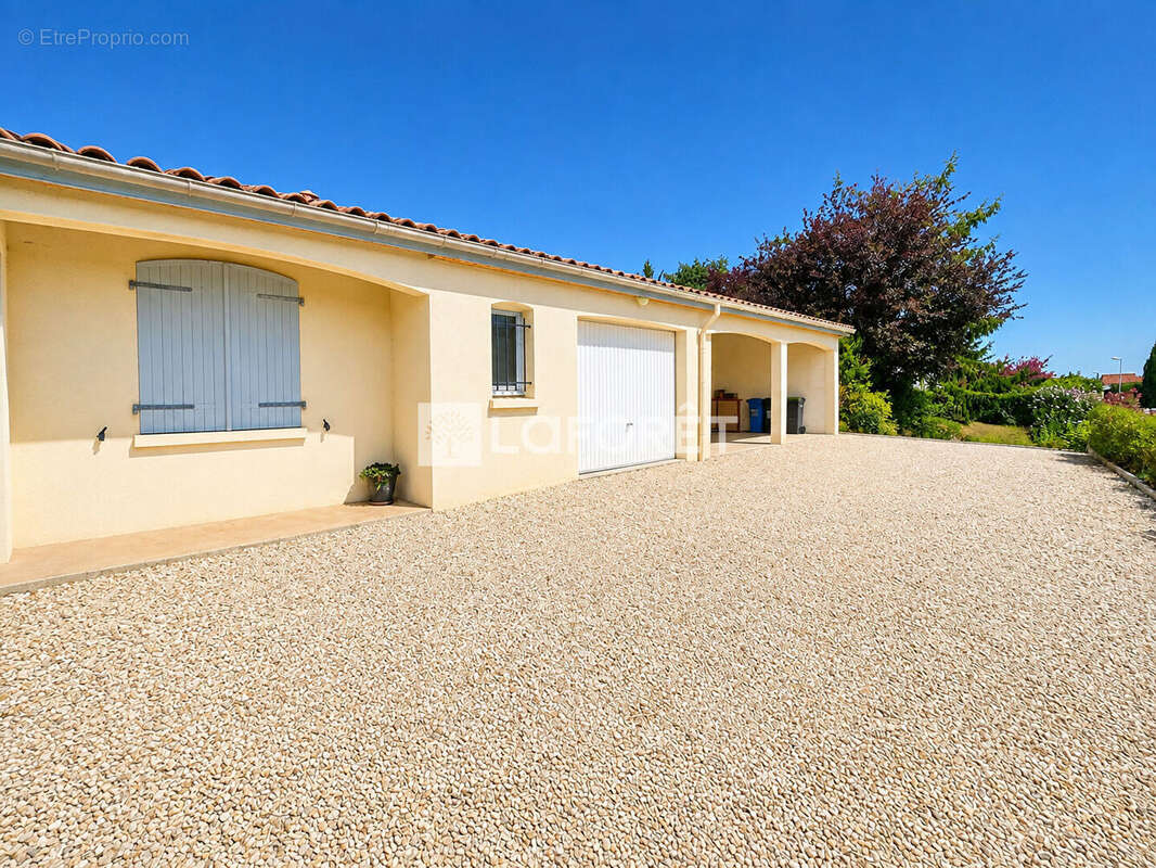 Maison Saint Georges Des Coteaux 5 pièces 103 m2 - photo 2