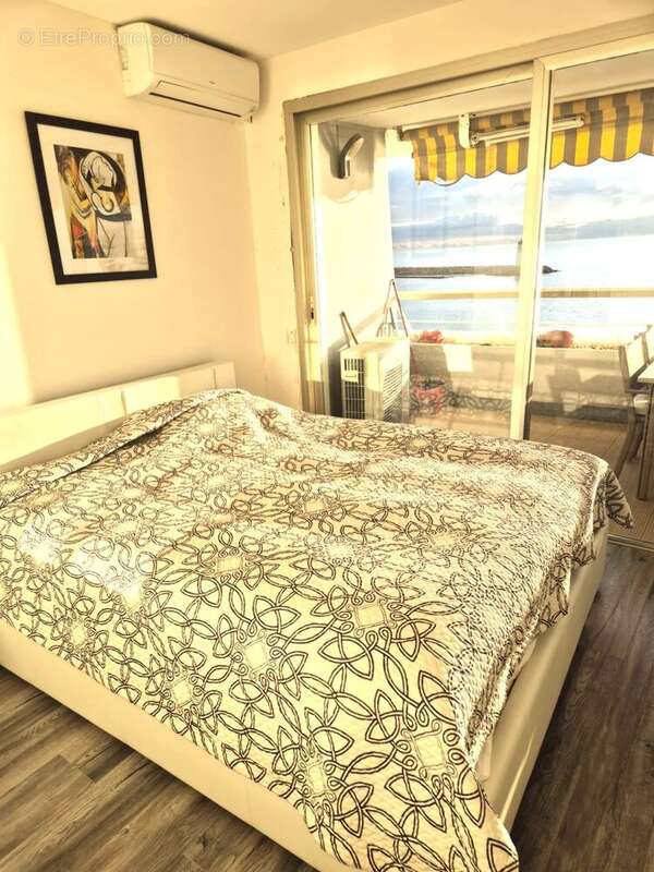 Appartement à VILLENEUVE-LOUBET