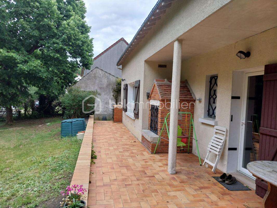 Maison à NEUVY-EN-SULLIAS