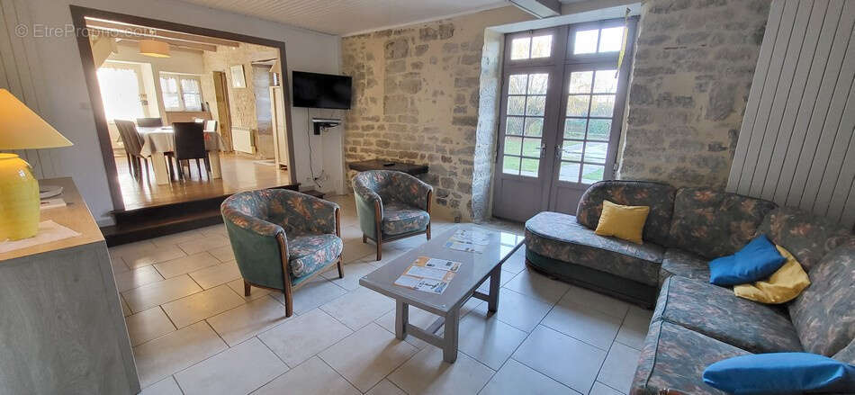 Maison à MONTFAUCON