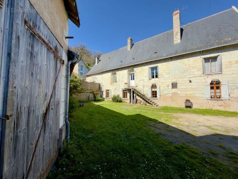 Maison à CHENEHUTTE-TREVES-CUNAULT