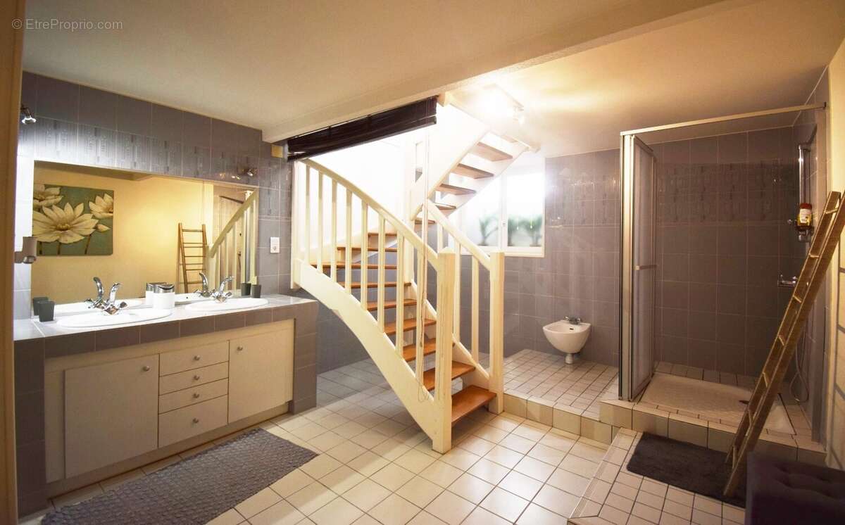 Vente appartement 2 pièces avec cave proche centre ville de VICHY - photo 8