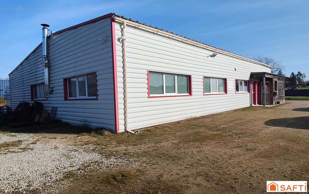 Photo 2 - Commerce à BEAULIEU-SOUS-LA-ROCHE