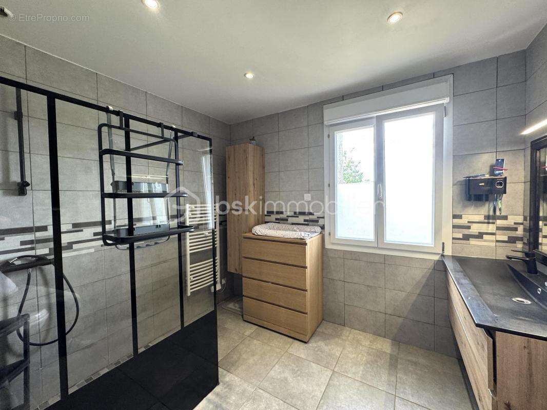 Maison à SAINT-GENGOULPH