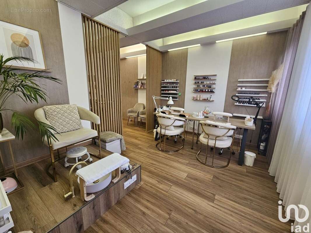 Photo 4 - Commerce à MARLY-LE-ROI