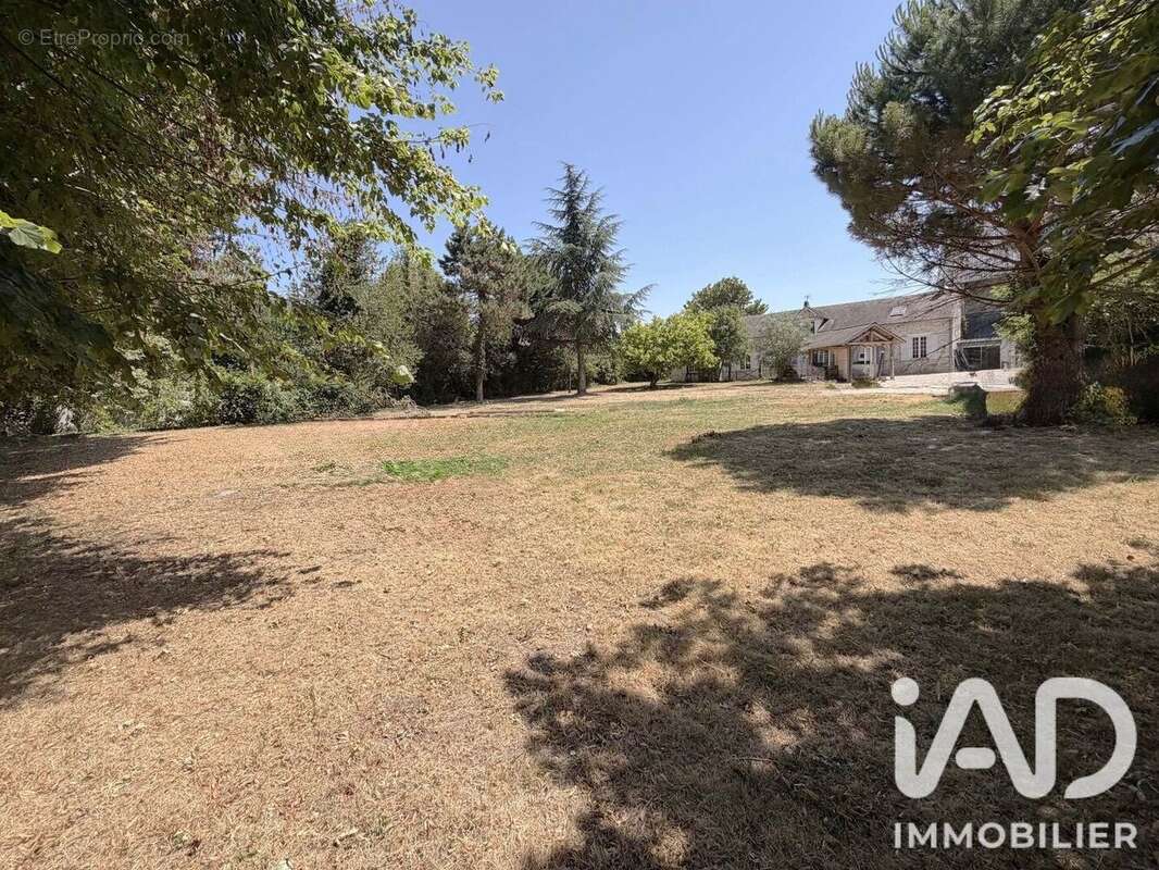 Maison 225 m² à Guignes  - photo 2