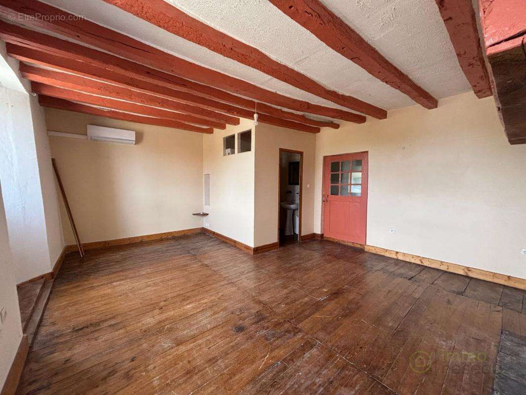 Maison 150 m² à Fenioux  - photo 6