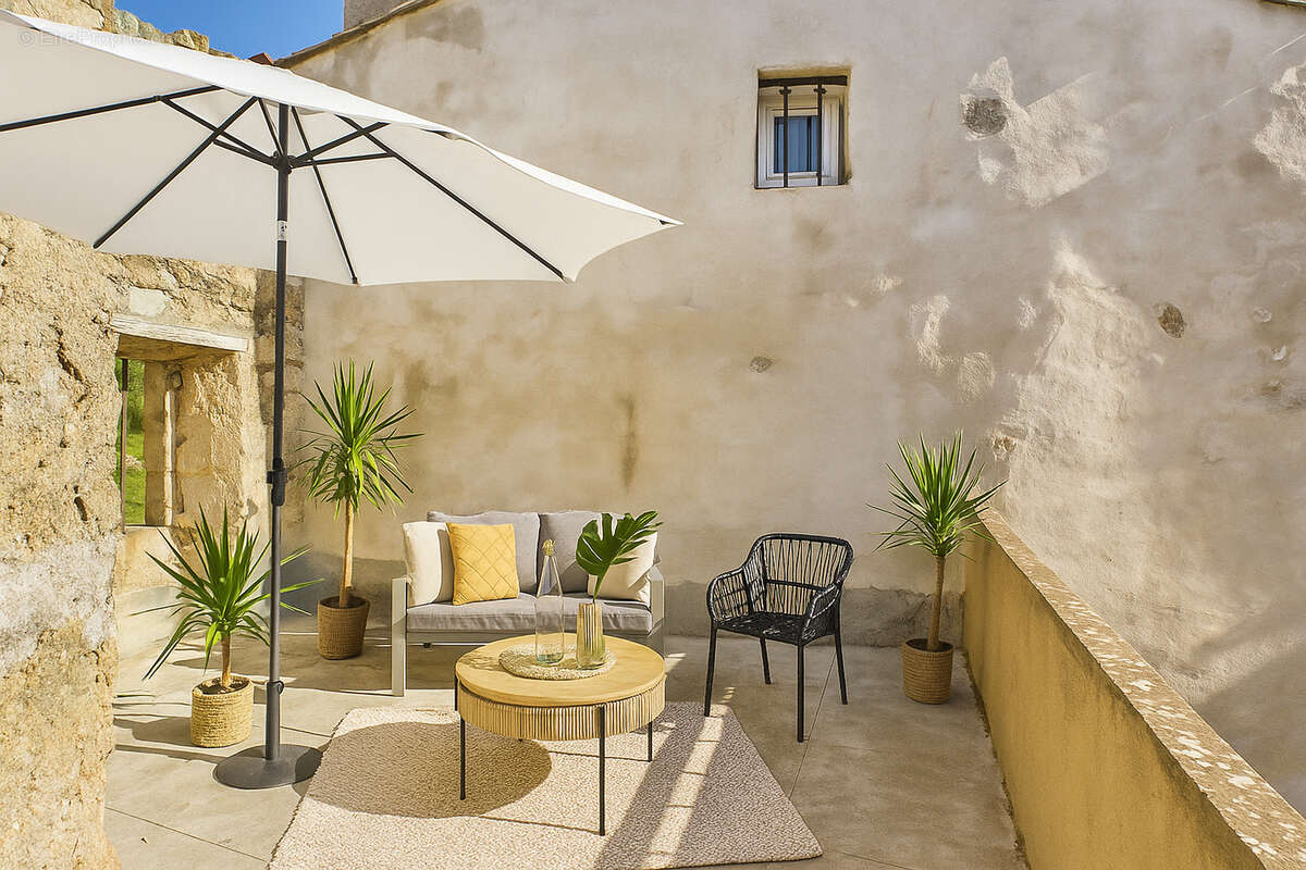 Maison à SAINT-PAUL-LE-JEUNE