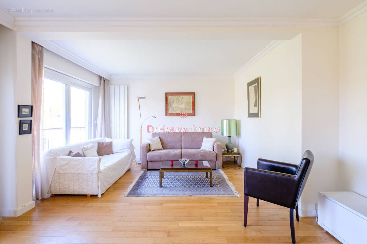 Appartement à VILLE-D'AVRAY