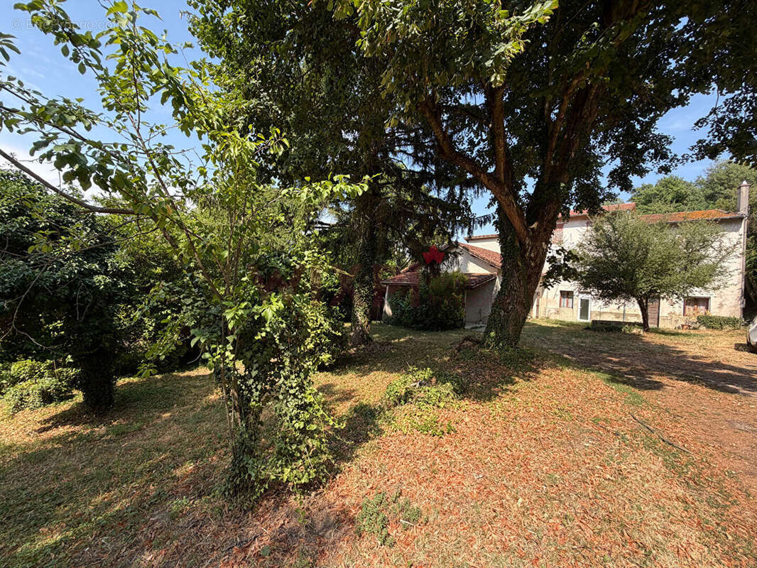 A vendre ferme de 190m² avec terrain de 11000m² - photo 4