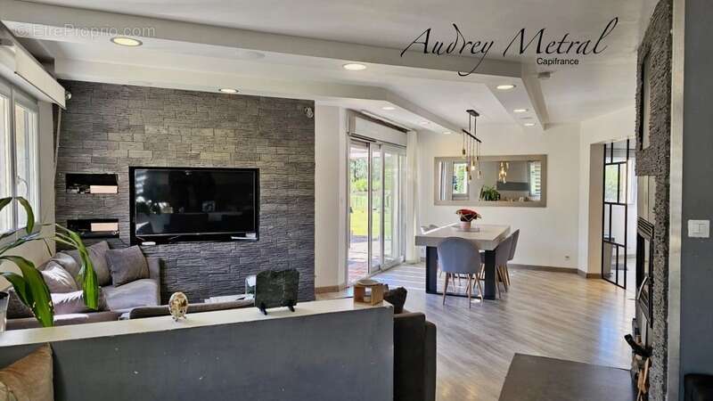 Maison à SERRIERES-EN-CHAUTAGNE