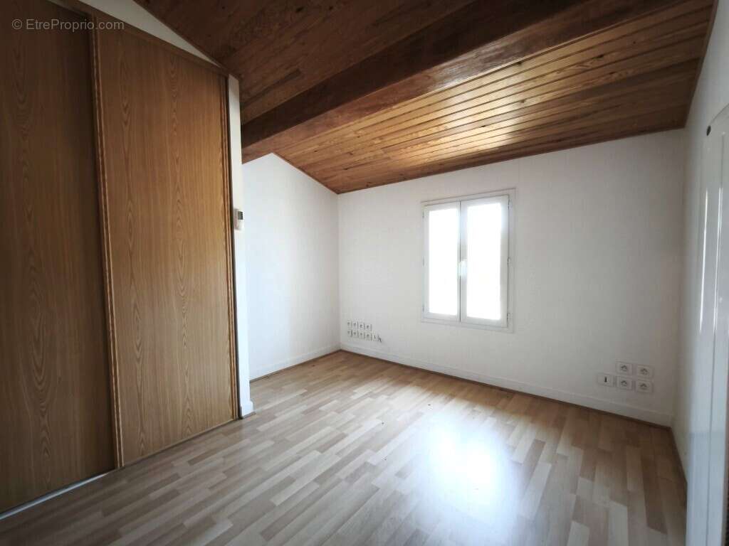 Maison 111 m² à Colombiers  - photo 7