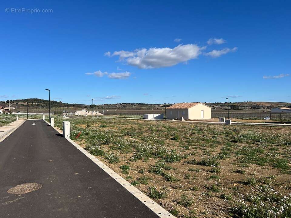Terrain à PERET