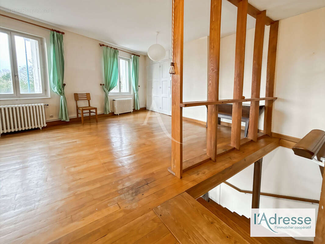 Maison à LA NEUVILLE-CHANT-D&#039;OISEL