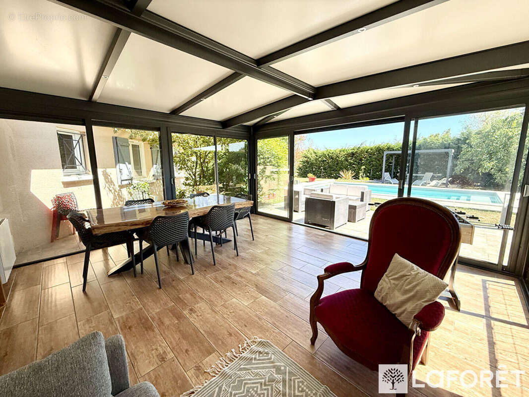 Maison familiale entièrement rénovée avec piscine - photo 6