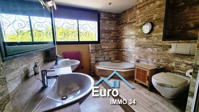 Maison de style vigneronne de 160 m² avec grand garage - photo 14
