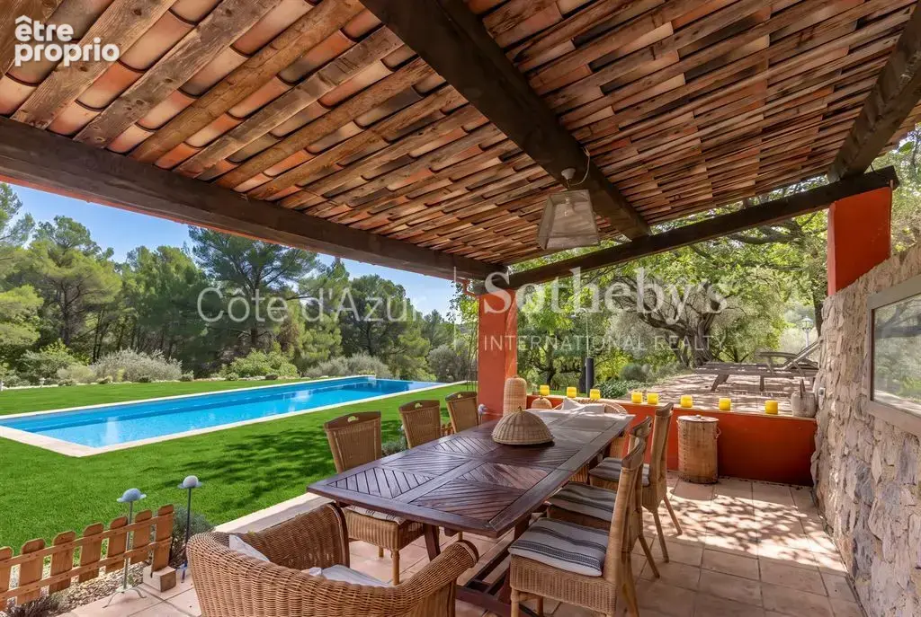 Villa provençale de 200 m² avec piscine chauffée et maison d’amis - photo 2