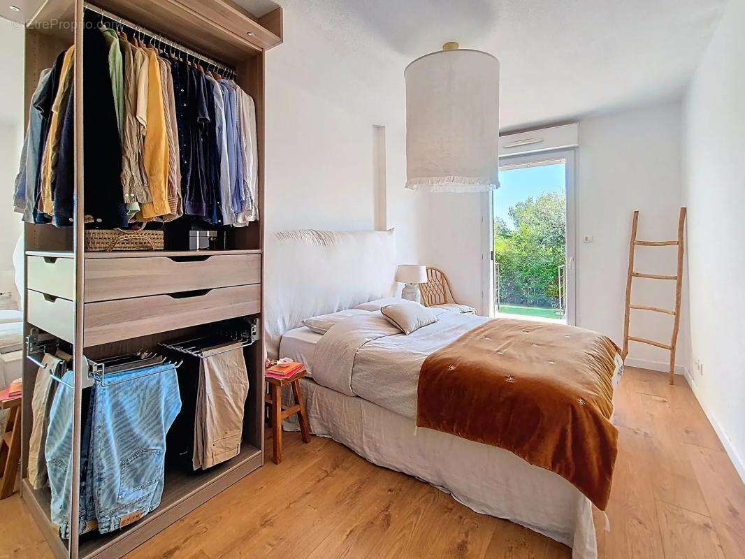 Appartement à SAINT-LAURENT-DU-VAR