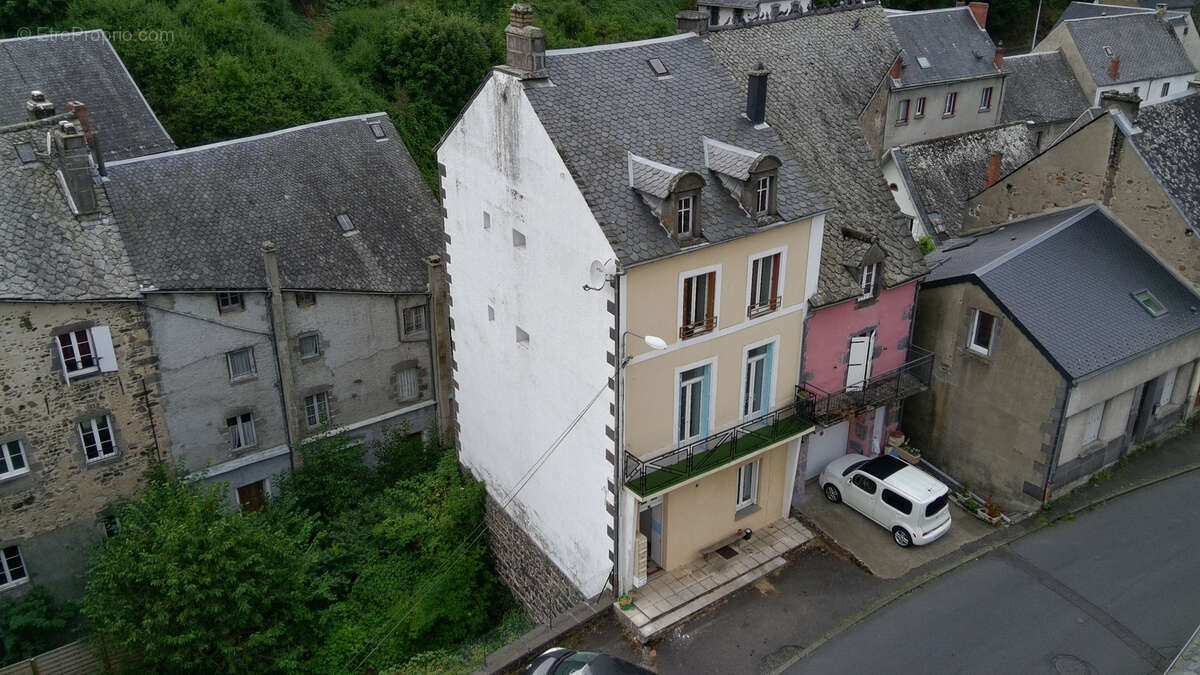 Appartement à ROCHEFORT-MONTAGNE