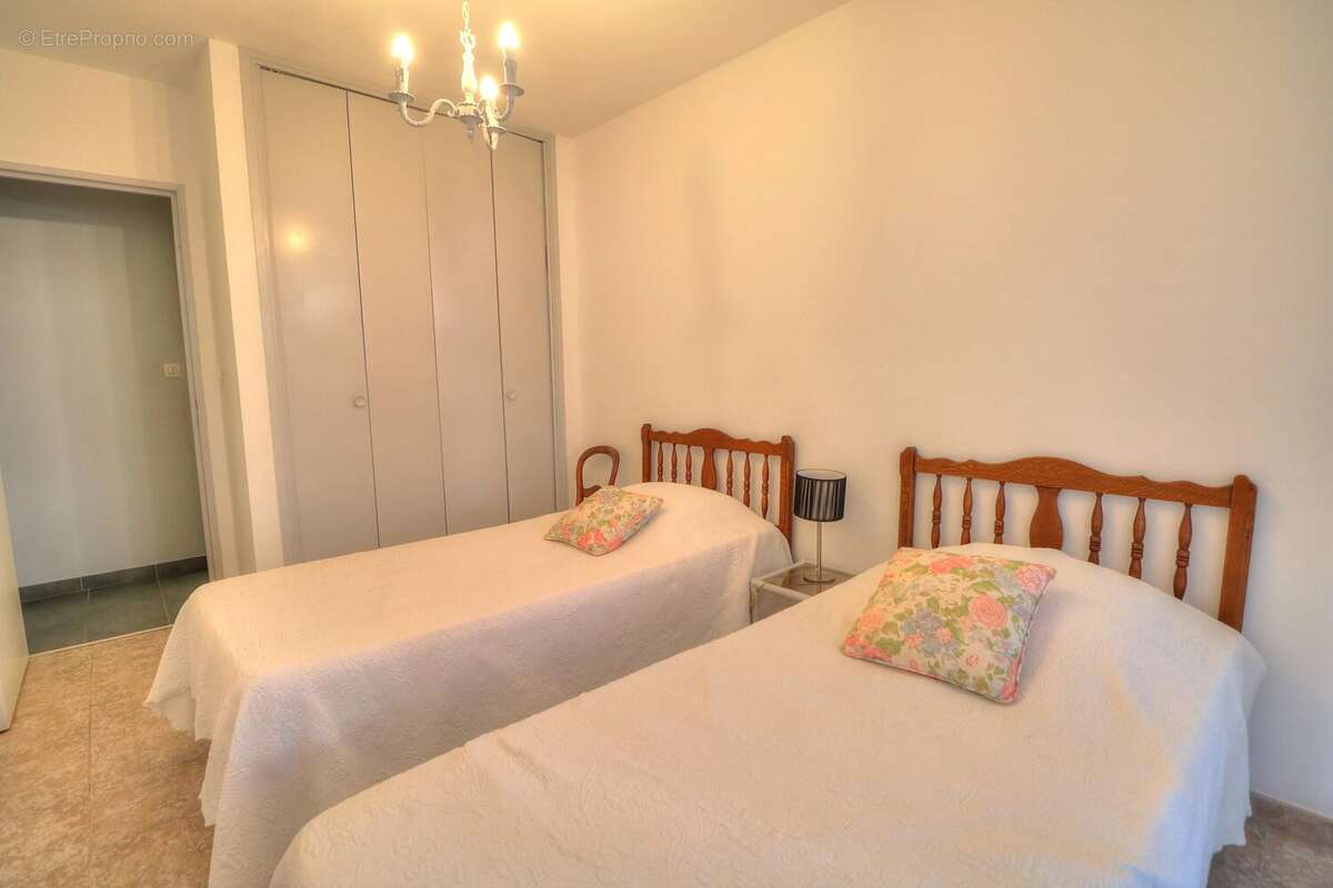 EXCLUSIVITÉ - Golfe-Juan - T3 de 66 m² avec terrasse de 20 m², garage et cave - photo 11