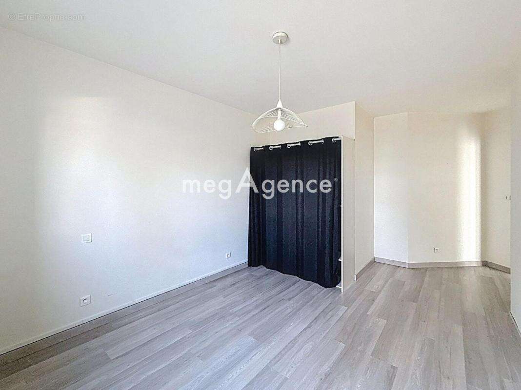 Maison à DECINES-CHARPIEU