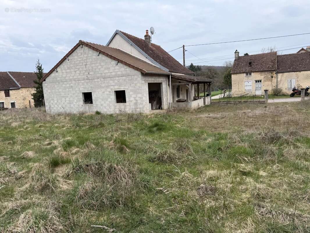 Maison à TERREFONDREE