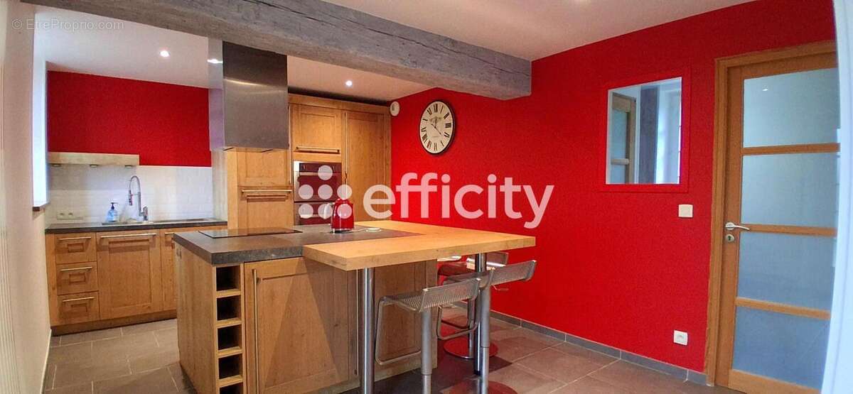 Maison à LE MELE-SUR-SARTHE