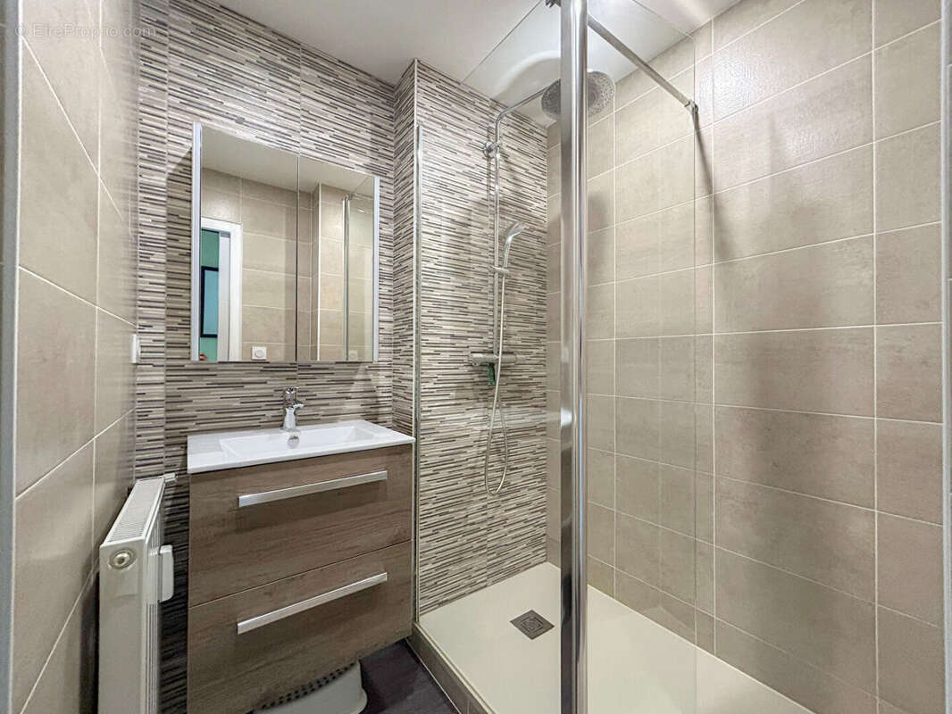 Appartement à LES PONTS-DE-CE