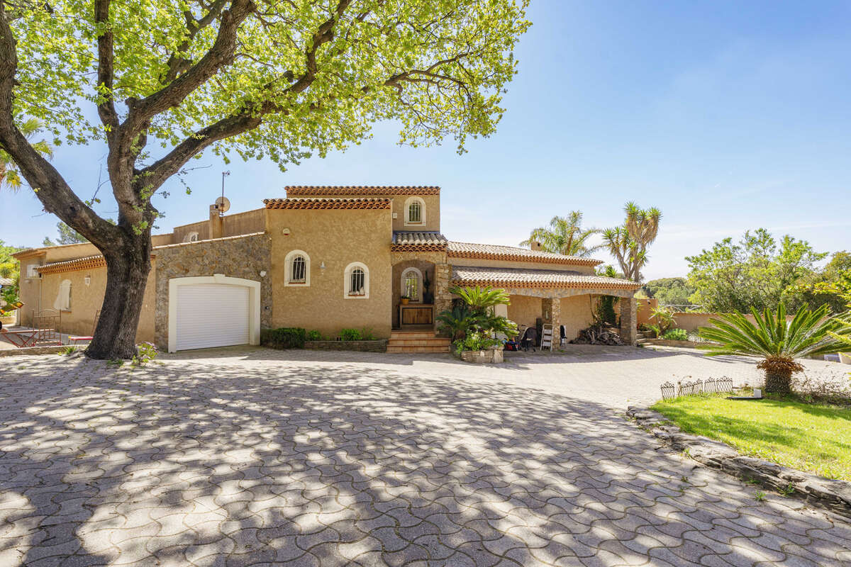 Maison à CARQUEIRANNE
