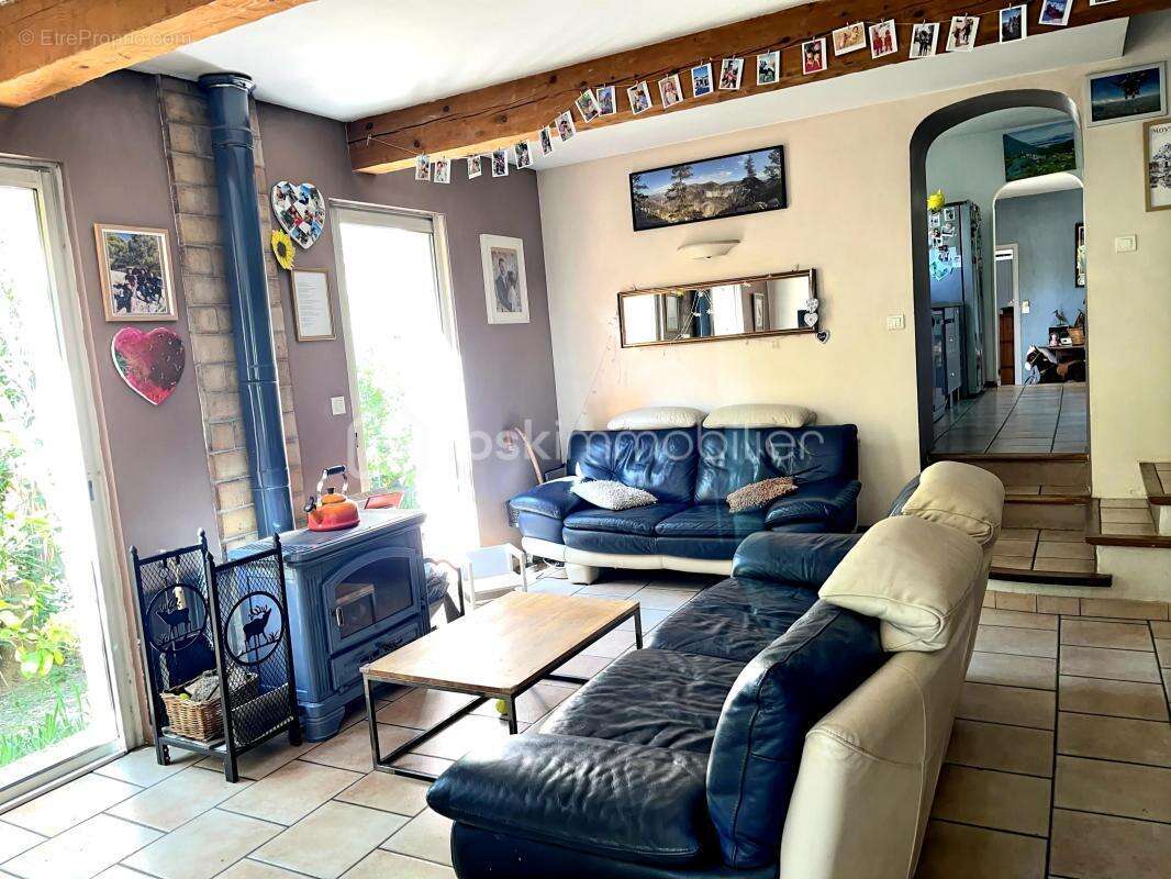 Maison à LE REVEST-LES-EAUX