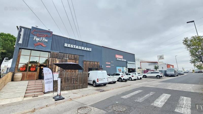 Commerce à SAINT-JEAN-DE-VEDAS