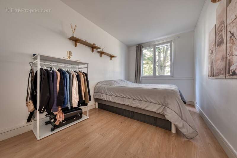 Appartement à LES CLAYES-SOUS-BOIS