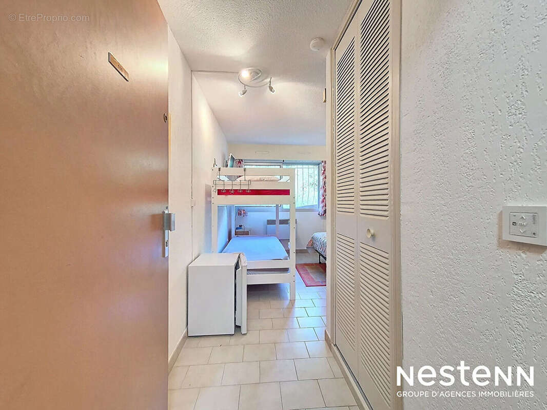 Appartement vue mer Cavalaire-sur-Mer 3 pièce(s) 67 m2 (50,54 + 16,9 m² loi carrez ) avec terrasse, garage et place de stationne - photo 18