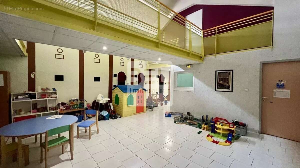 Appartement à BAGNOLS-SUR-CEZE