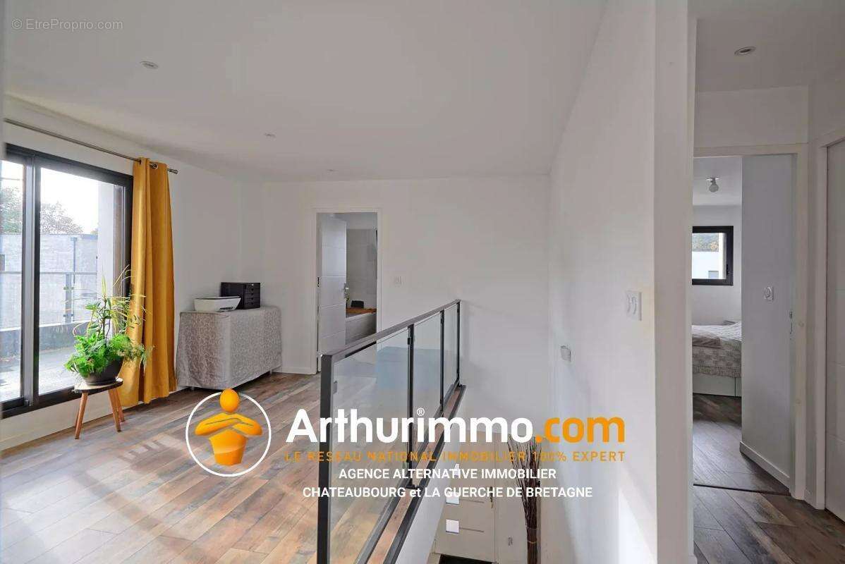 Maison à SAINT-ERBLON