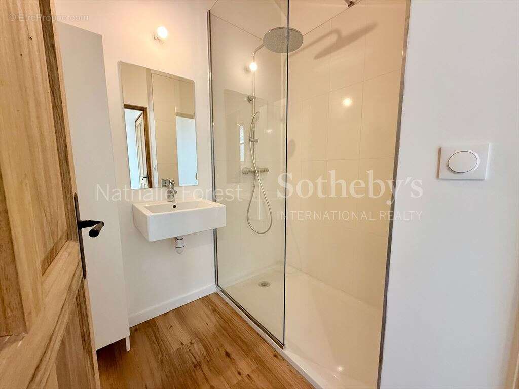 Vieux lille / rue de metz / rare t4 en duplex aux volumes hors normes ! - photo 14