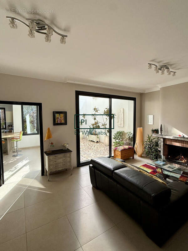 Maison 250 m² à Toulouse  - photo 3