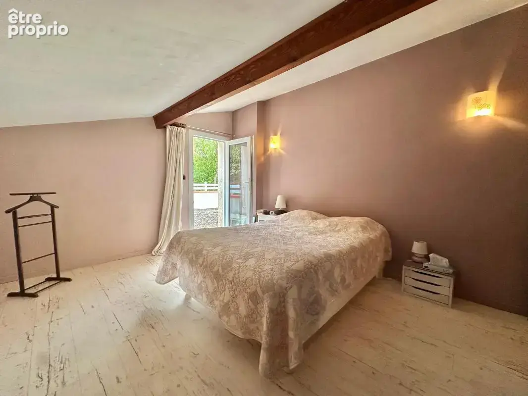 Maison T6 - secteur du Barry - photo 8