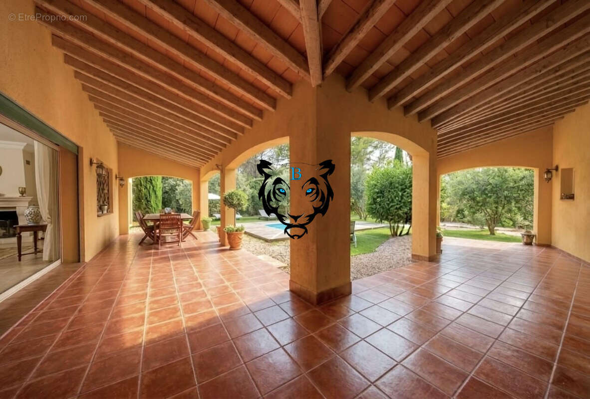 Maison à LA MOTTE