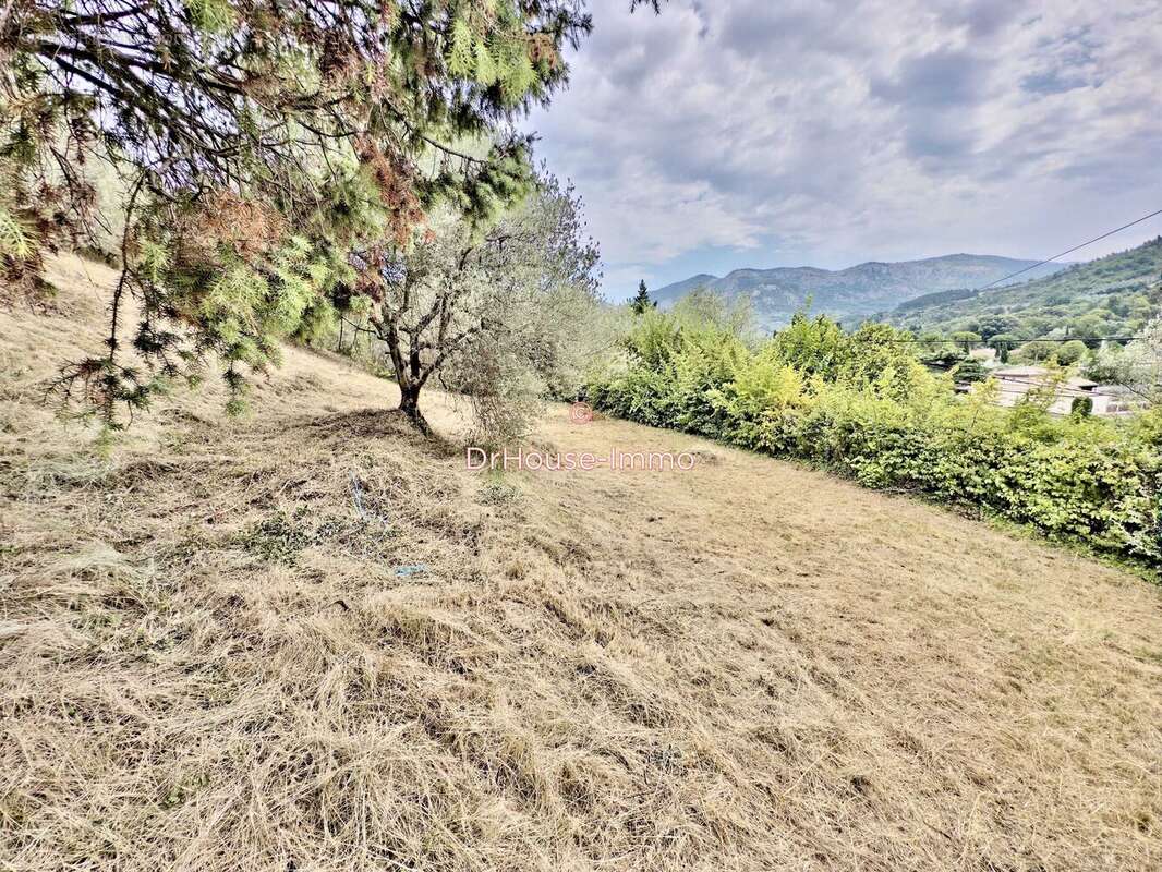 Terrain à BUIS-LES-BARONNIES